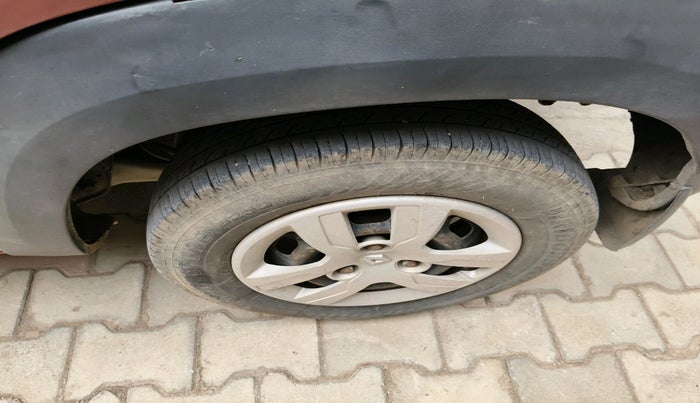 2019 Renault Kwid RXT 1.0 (O), Petrol, Manual, 54,477 km, tyre