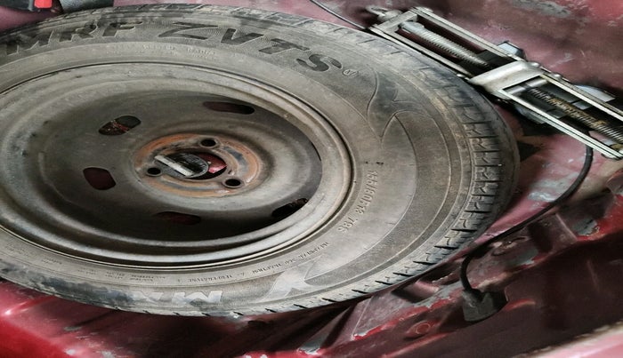 2019 Renault Kwid RXT 1.0 (O), Petrol, Manual, 54,477 km, tyre