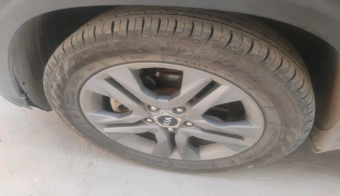 2021 KIA SELTOS HTX PLUS 1.5 DIESEL, Diesel, Manual, 1,77,260 km, tyre