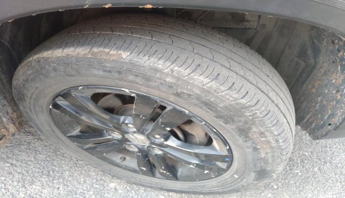 2018 Maruti Vitara Brezza ZDI PLUS AMT, Diesel, Automatic, 1,29,988 km, tyre