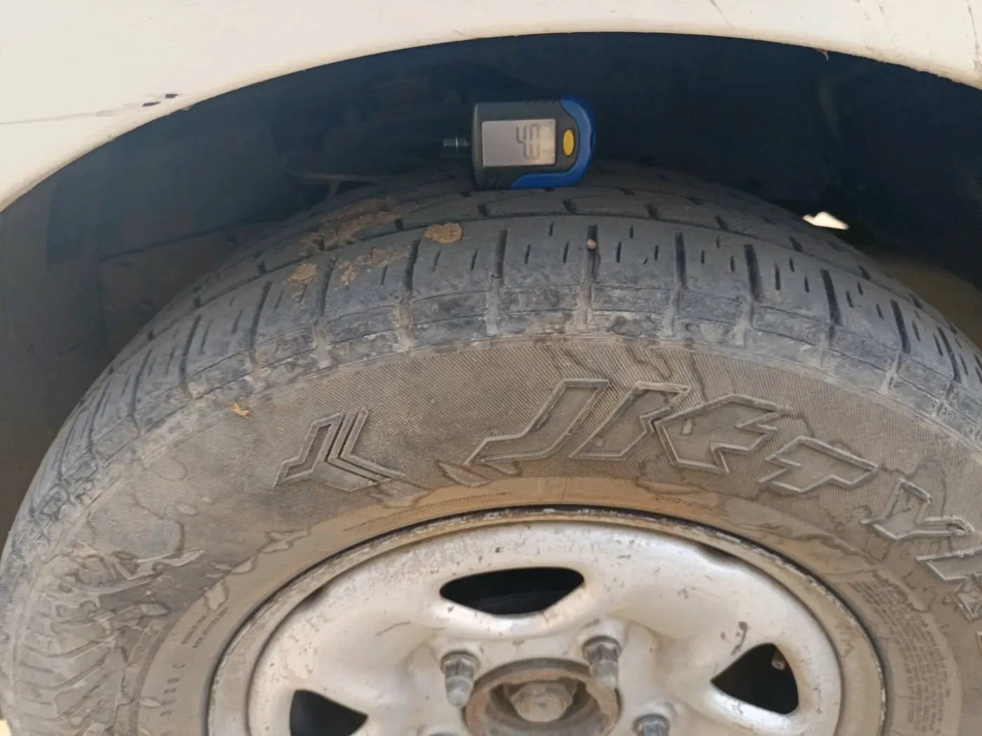 2013 Tata Safari Storme 2.2 EX 4X2, Diesel, Manual, 1,15,727 km, tyre