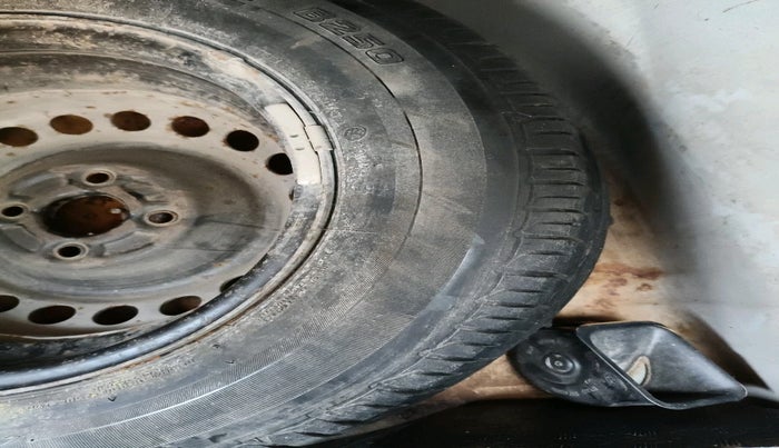 2016 Honda Amaze 1.2L I-VTEC S, Petrol, Manual, 74,933 km, tyre