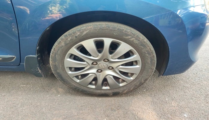 2016 Maruti Baleno ZETA PETROL 1.2, Petrol, Manual, 85,976 km, tyre