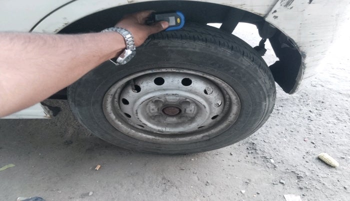 2013 Maruti Wagon R 1.0 LXI, Petrol, Manual, 86,778 km, tyre