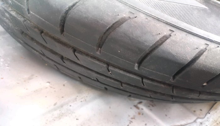 2017 Renault Kwid RXT 0.8, Petrol, Manual, 1,13,534 km, tyre