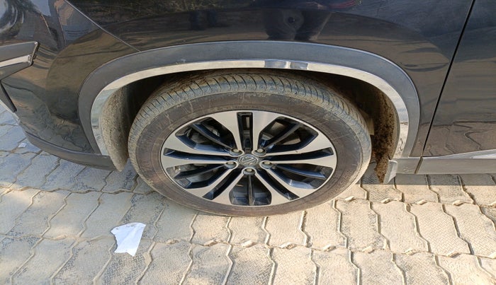 2022 MG HECTOR SHARP 2.0 DIESEL, Diesel, Manual, 1,16,194 km, tyre