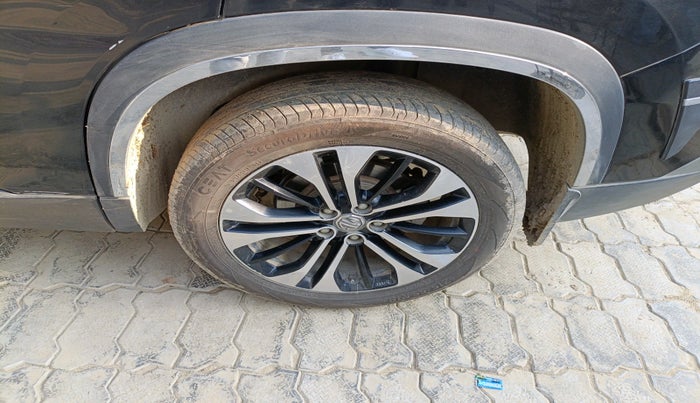 2022 MG HECTOR SHARP 2.0 DIESEL, Diesel, Manual, 1,16,194 km, tyre