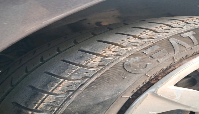 2016 Hyundai Eon MAGNA +, Petrol, Manual, 1,56,202 km, tyre