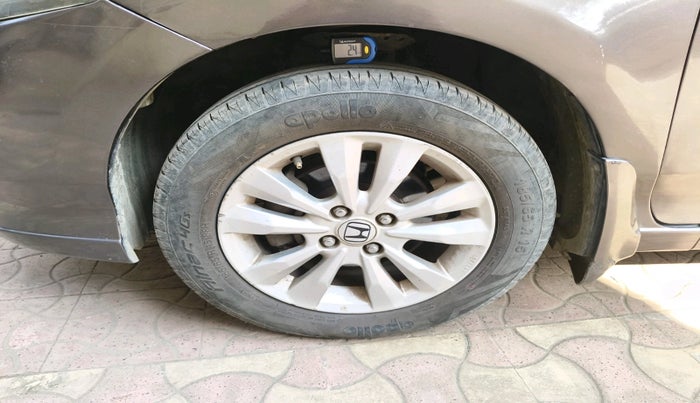 2013 Honda City 1.5L I-VTEC V AT, Petrol, Automatic, 1,90,000 km, tyre