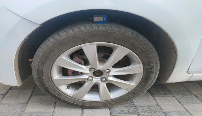 2015 Hyundai Elite i20 SPORTZ 1.4 CRDI, Diesel, Manual, 1,13,326 km, tyre