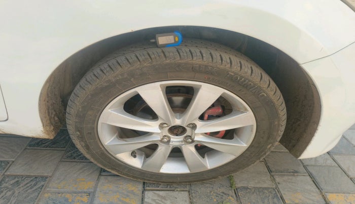 2015 Hyundai Elite i20 SPORTZ 1.4 CRDI, Diesel, Manual, 1,13,326 km, tyre