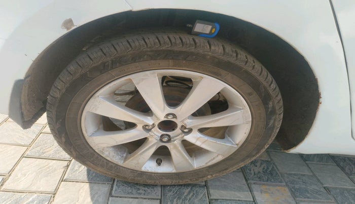 2015 Hyundai Elite i20 SPORTZ 1.4 CRDI, Diesel, Manual, 1,13,326 km, tyre