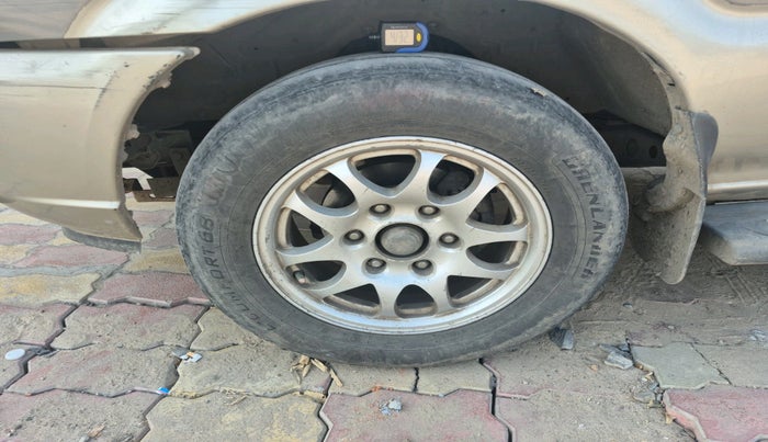 2012 Chevrolet Tavera NEO LT L 9 STR BS III, Diesel, Manual, 1,54,596 km, tyre