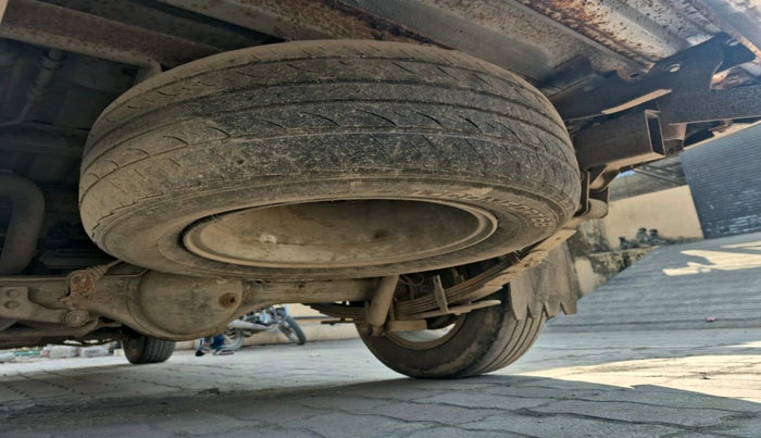 2012 Chevrolet Tavera NEO LT L 9 STR BS III, Diesel, Manual, 1,54,596 km, tyre