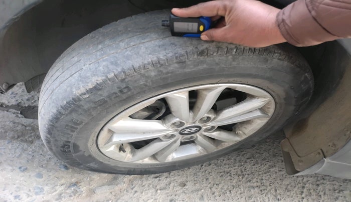 2016 Hyundai Creta SX (O) 1.6 DIESEL, Diesel, Manual, 1,27,698 km, tyre