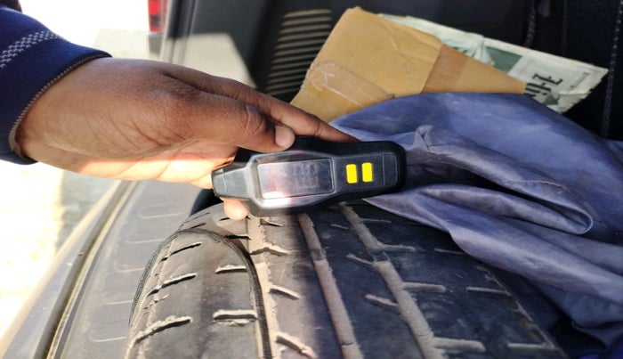 2011 Maruti Ritz LXI, Petrol, Manual, 1,97,661 km, tyre