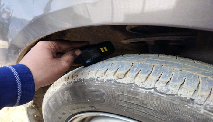 2011 Maruti Ritz LXI, Petrol, Manual, 1,97,661 km, tyre