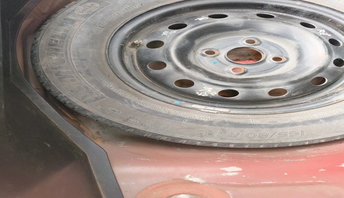 2013 Maruti Swift VXI, Petrol, Manual, 1,15,316 km, tyre