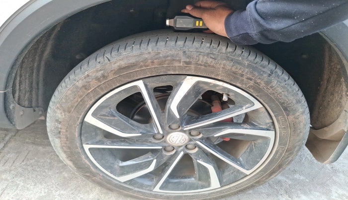 2022 MG ASTOR SUPER 1.5 MT, Petrol, Manual, 32,845 km, tyre