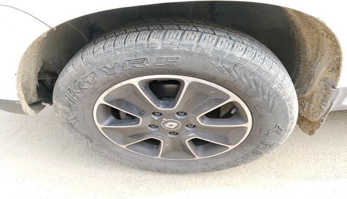 2017 Renault Duster 85 PS RXZ DIESEL, Diesel, Manual, 1,48,154 km, tyre