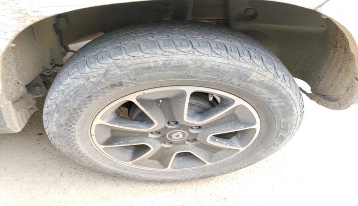 2017 Renault Duster 85 PS RXZ DIESEL, Diesel, Manual, 1,48,154 km, tyre