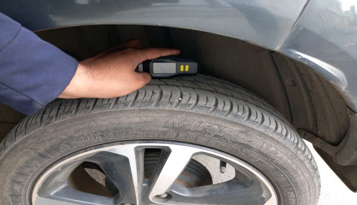 2020 Tata ALTROZ XZ PETROL, Petrol, Manual, 52,169 km, tyre