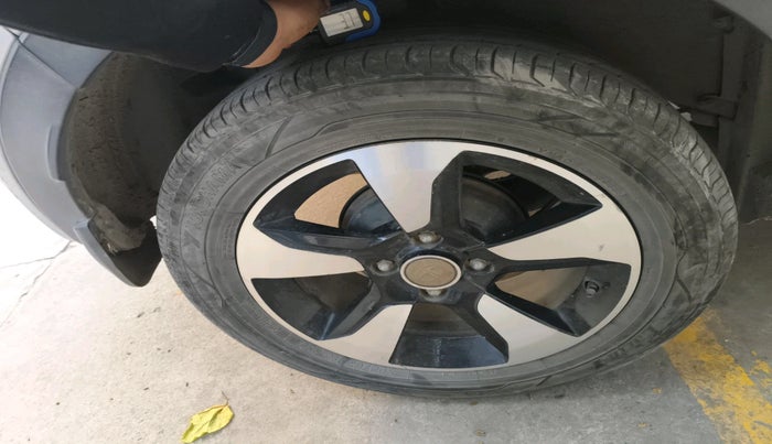 2018 Tata NEXON XZ PLUS PETROL, Petrol, Manual, 1,08,438 km, tyre