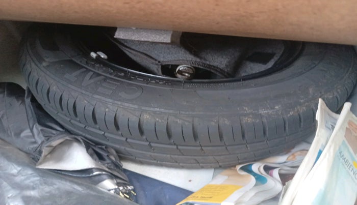 2023 Hyundai AURA SX 1.2 CNG, Petrol, Manual, 12,648 km, tyre