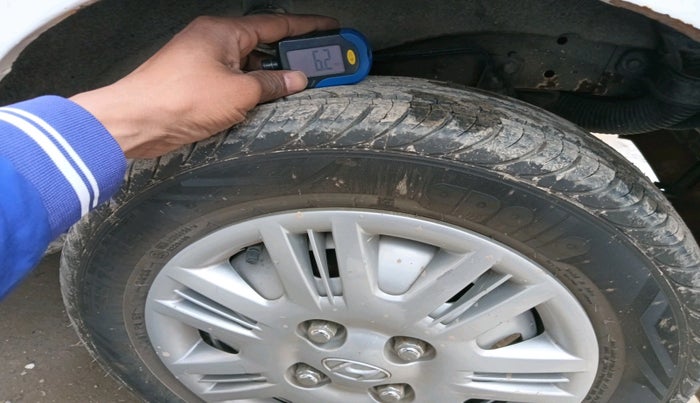 2011 Hyundai Santro Xing GL, Petrol, Manual, 73,879 km, tyre