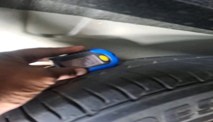 2013 Maruti SX4 VXI CNG, Petrol, Manual, 1,23,019 km, tyre