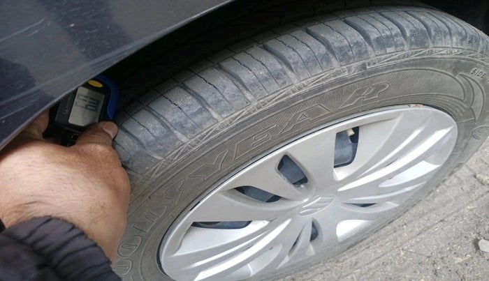 2013 Maruti Ertiga VXI CNG, Petrol, Manual, 53,055 km, tyre