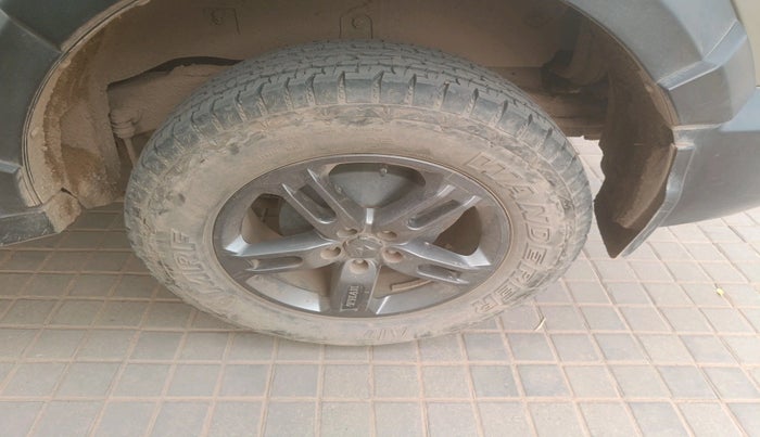 2023 Mahindra Thar LX D HT 2WD MT, Diesel, Manual, 25,058 km, tyre