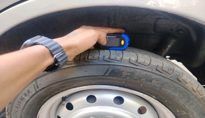 2013 Maruti Wagon R 1.0 LXI CNG, Petrol, Manual, 1,14,262 km, tyre