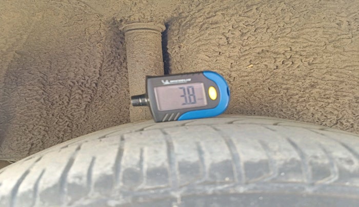 2011 Honda City 1.5L I-VTEC V MT, Petrol, Manual, 1,62,259 km, tyre