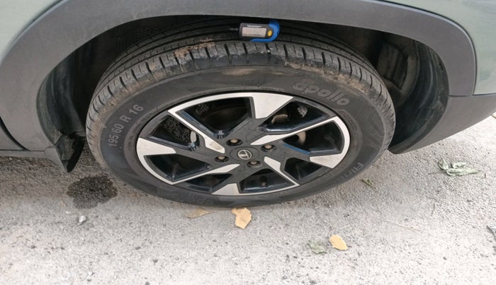 2021 Tata PUNCH ACCOMPLISHED MT, Petrol, Manual, 31,271 km, tyre