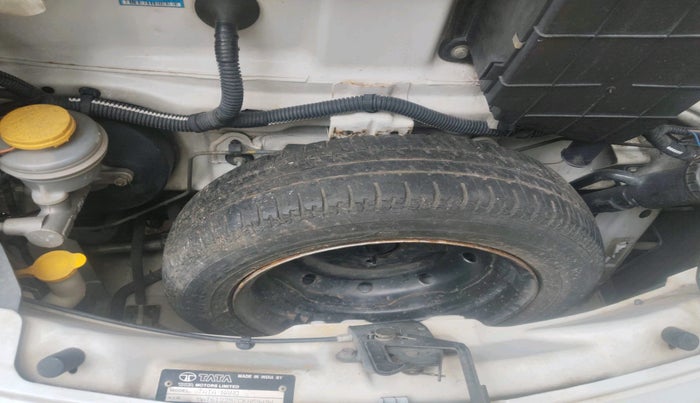 2012 Tata Nano LX, Petrol, Manual, 82,342 km, tyre