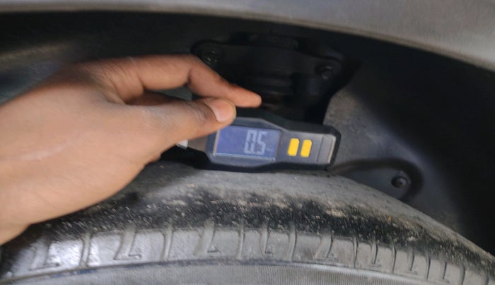 2015 Hyundai Creta SX PLUS AT 1.6 DIESEL, Diesel, Automatic, 1,22,204 km, tyre