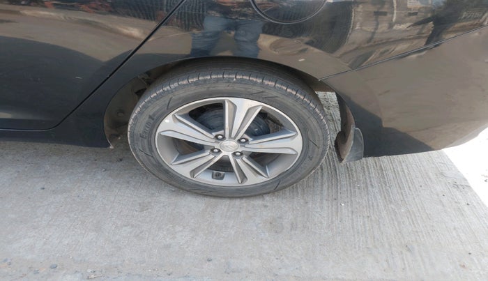 2018 Hyundai Verna 1.6 SX (O) CRDI MT, Diesel, Manual, 1,29,053 km, tyre