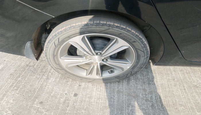 2018 Hyundai Verna 1.6 SX (O) CRDI MT, Diesel, Manual, 1,29,053 km, tyre