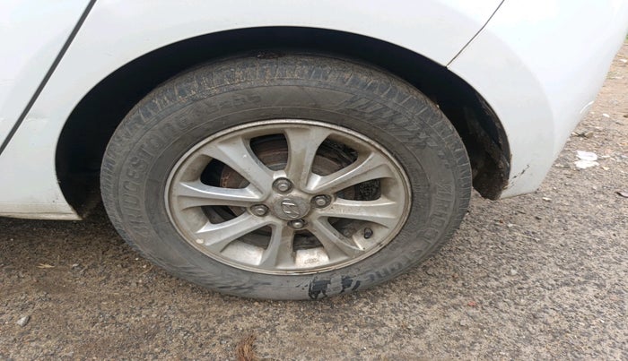 2016 Hyundai Grand i10 ASTA AT 1.2 KAPPA VTVT, Petrol, Automatic, 1,03,225 km, tyre