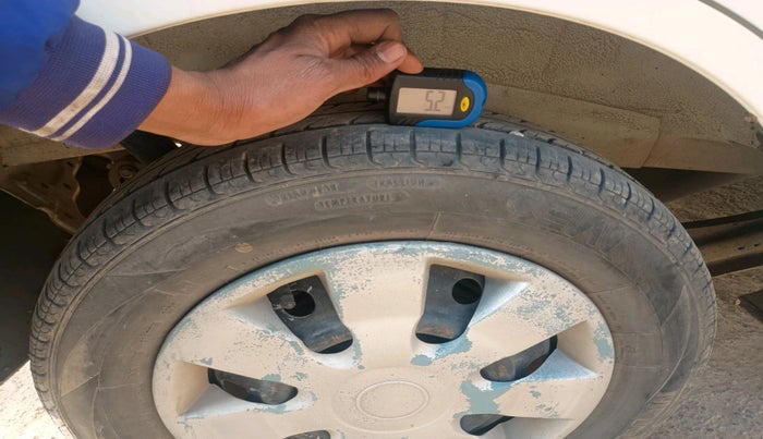 2011 Maruti Wagon R 1.0 LXI, Petrol, Manual, 1,17,410 km, tyre