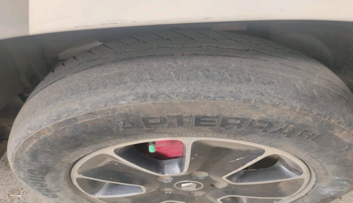 2016 Renault Duster 110 PS RXZ 4X2 AMT DIESEL, Diesel, Automatic, 1,62,344 km, tyre