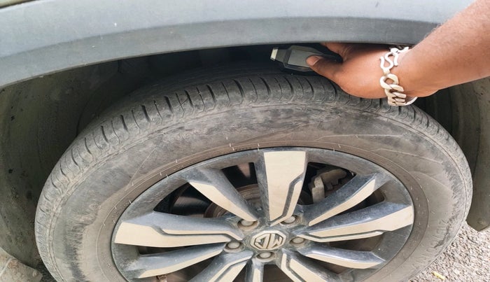 2020 MG HECTOR PLUS SHARP 1.5 PETROL TURBO DCT 6-STR, Petrol, Automatic, 56,420 km, tyre