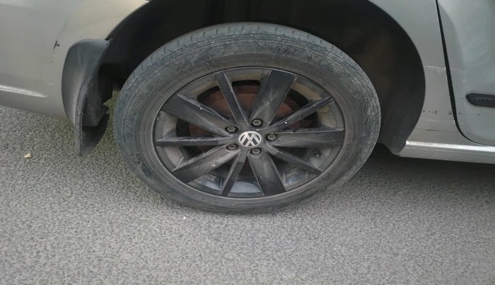 2012 Volkswagen Vento HIGHLINE DIESEL 1.6, Diesel, Manual, 1,54,714 km, tyre