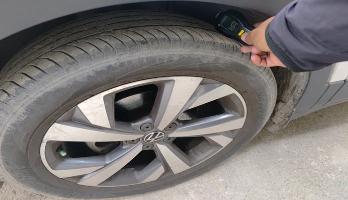 2022 Volkswagen TAIGUN TOPLINE 1.0 TSI AT, Petrol, Automatic, 26,106 km, tyre