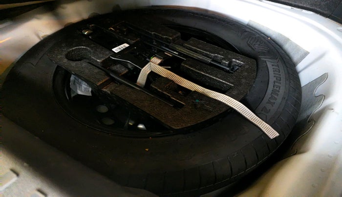 2022 Volkswagen TAIGUN TOPLINE 1.0 TSI AT, Petrol, Automatic, 26,106 km, tyre