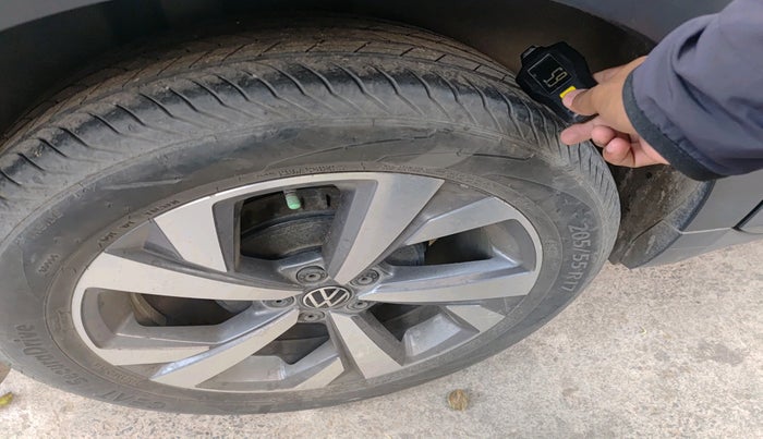 2022 Volkswagen TAIGUN TOPLINE 1.0 TSI AT, Petrol, Automatic, 26,106 km, tyre