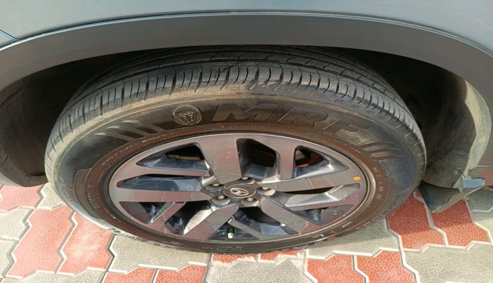 2021 Tata Safari XZ PLUS ADVENTURE 7STR, Diesel, Manual, 85,337 km, tyre