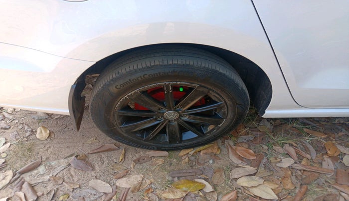 2018 Volkswagen Vento HIGHLINE 1.5 AT, Diesel, Automatic, 1,55,022 km, tyre