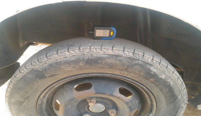 2017 Datsun Redi Go T (O), Petrol, Manual, 1,21,162 km, tyre